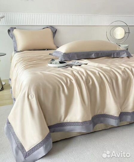 Постельное бельес одеялом тенсел La Perla