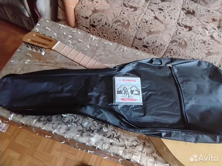 Акустическая гитара