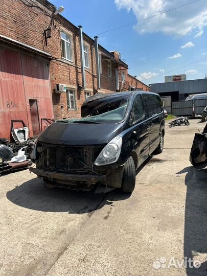 В разборе Хендай H1 Хендай Гранд Старекс 2.5 D4CB