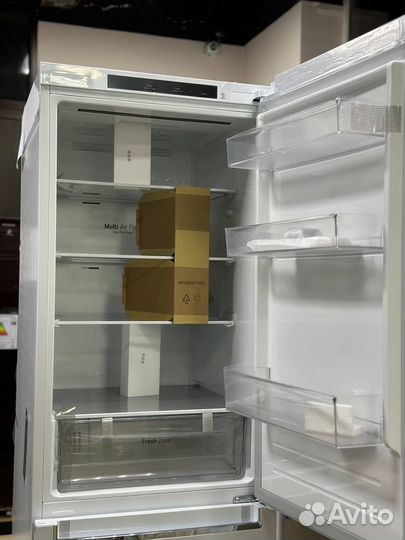 Холодильник LG GC-B459sqcl белый