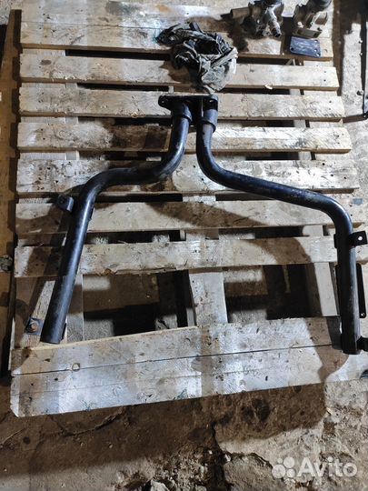 Кронштейн левого крыла Faw J6