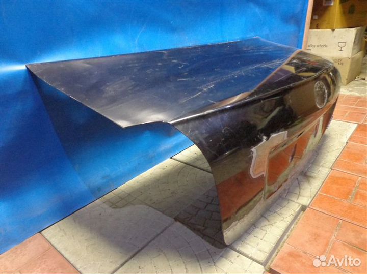 Крышка багажника Toyota Avensis ZZT251L 2003-2008