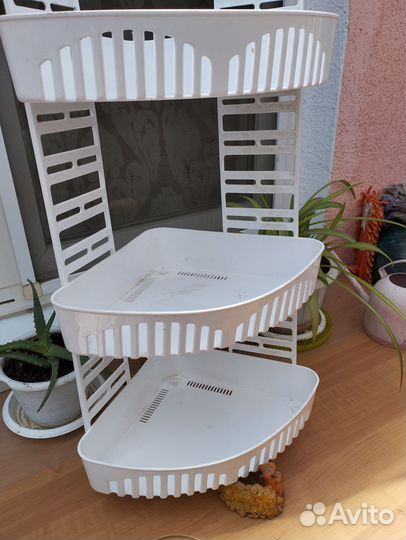 Угловая полка для ванной