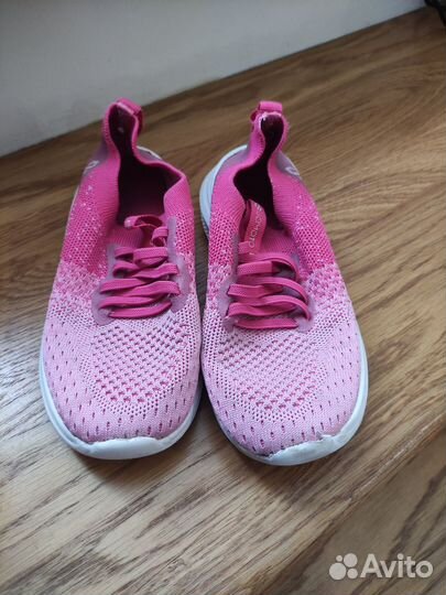 Кроссовки на девочку 30