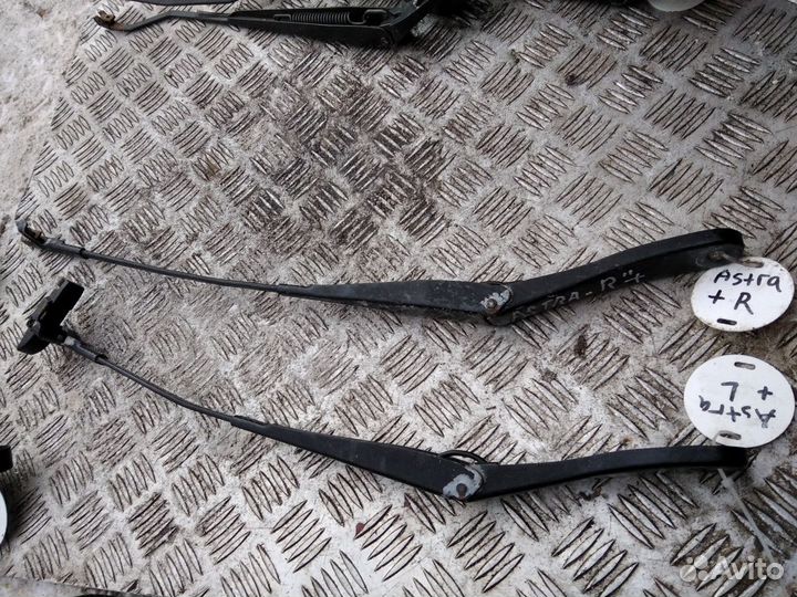 Поводок дворника Opel