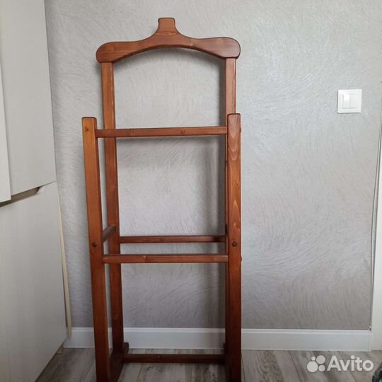 Вешалка для одежды напольная деревянная