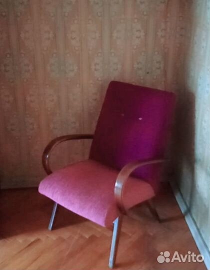 Диван кресло и тумбочка от жилой комн ЧССР 60гг