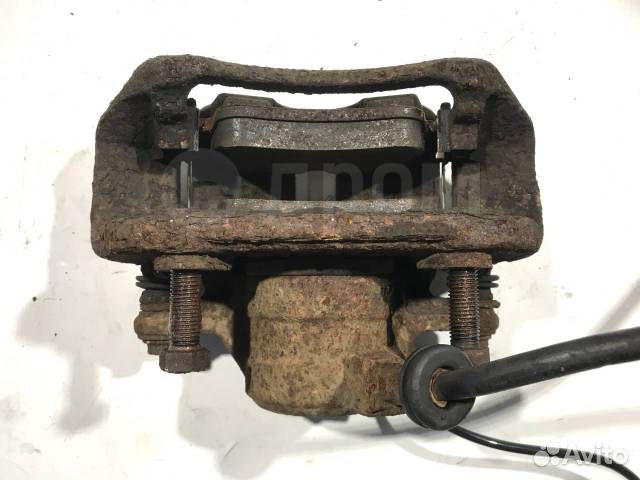 Суппорт передний правый Mercedes C W203