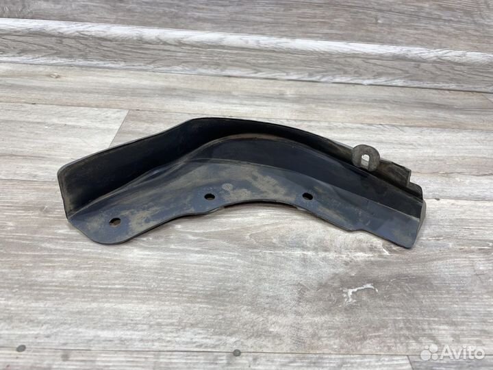 Брызговик передний правый Ford Kuga 2 / Форд Куга