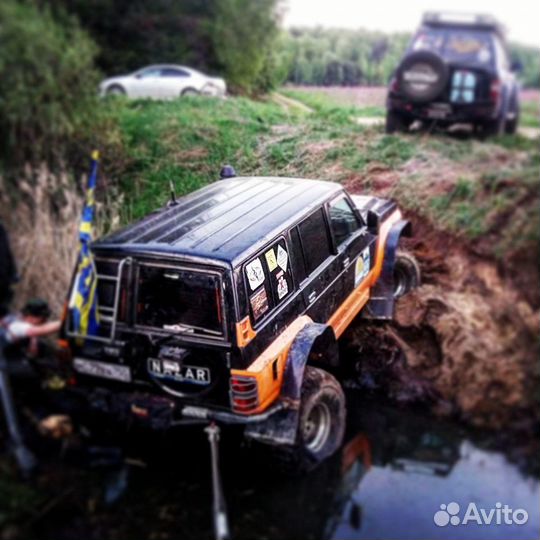 Внедорожный эвакуатор, застрял вытащу