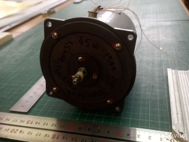 Электродвигатель времён СССР Г507 У4 220V 45W