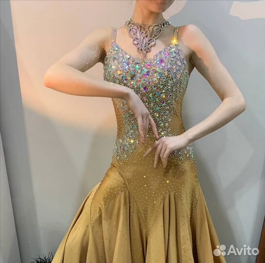Платье для бальных танцев