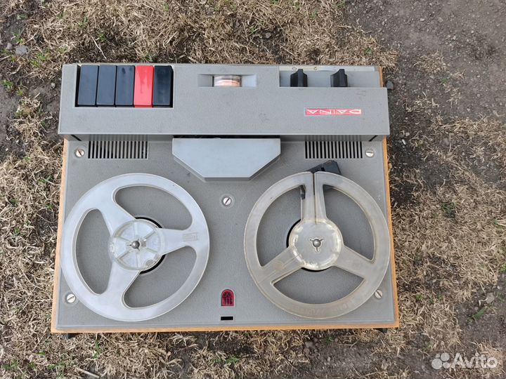 Кассетный магнитофон