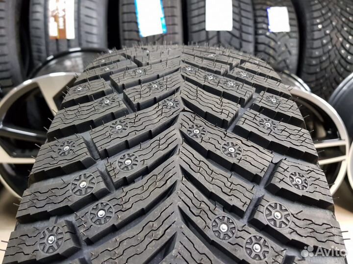 Michelin X-Ice North 4 225/45 R19 96T