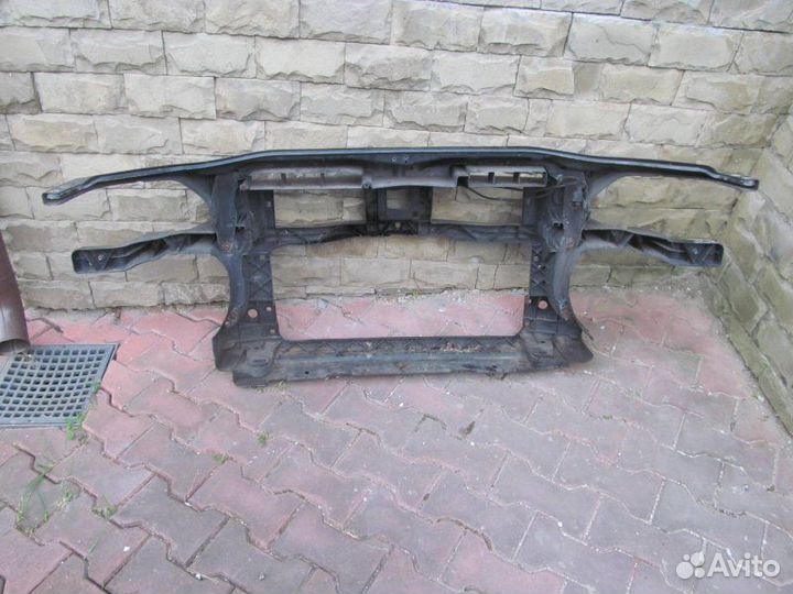 Панель передняя (телевизор) Volkswagen Passat B6