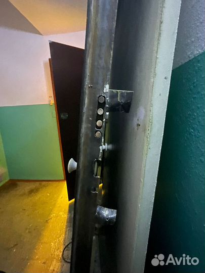 Дверь входная железная