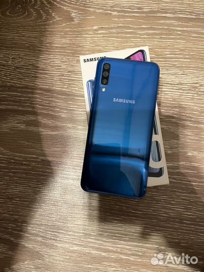 Samsung Galaxy A50, 4/64 ГБ