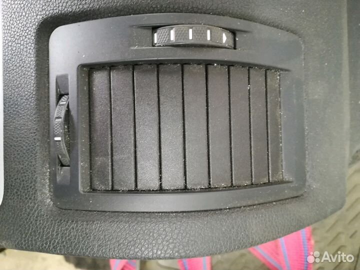 Дефлектор в торпедо Шкода Октавия А5 2011г