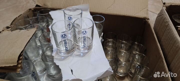 Рюмки и бокалы для вина