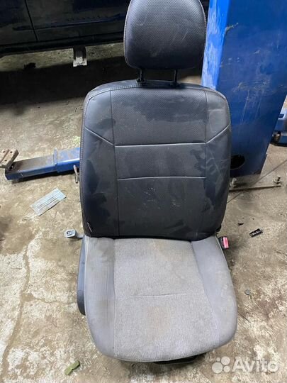 Сиденье пассажирское Renault Logan