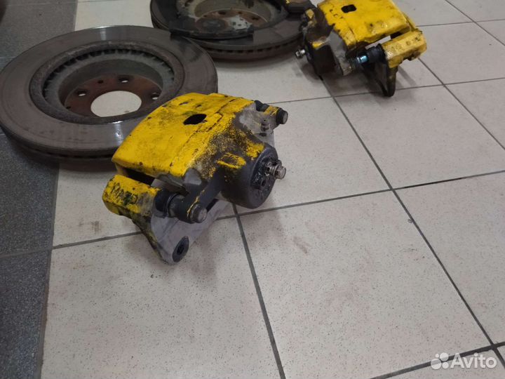 Комплект передних тормозов. Мазда 6 gh