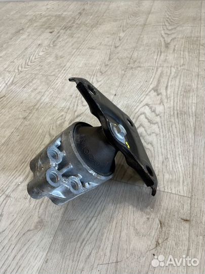 Опора (подушка) правая Ford Fusion CBK fxja 2008