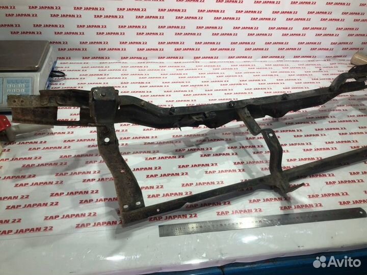 Усилитель бампера передний Mitsubishi Pajero Sport