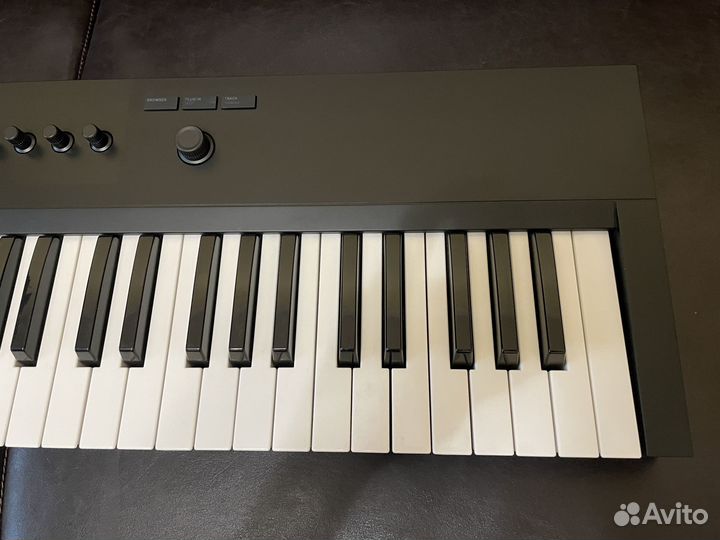 Native Instruments Komplete Kontrol A61 миди клава