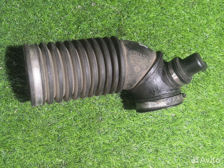 Патрубок воздушного фильтра Volvo s40 1