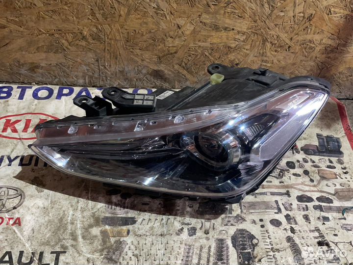 Левая фара Hyundai Genesis G70 2017-2021