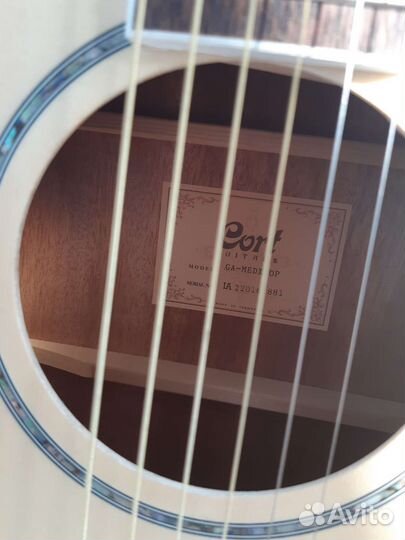 Гитара электроакустическая