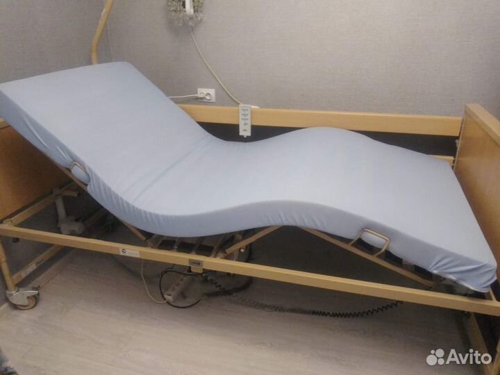 Медицинская кровать с электроприводом Burmeier Eco