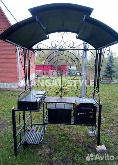 Мангал с крышей