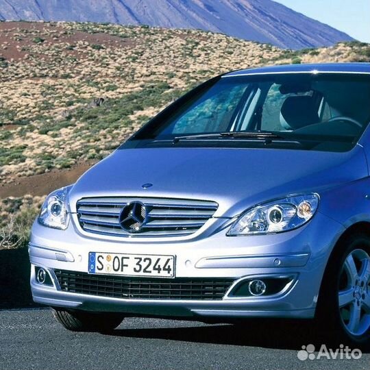 Передний бампер в цвет Mercedes B-Class W245