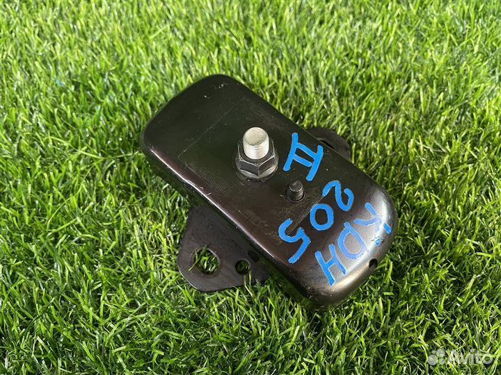 Подушка двигателя передняя Toyota Hiace/Regiusace