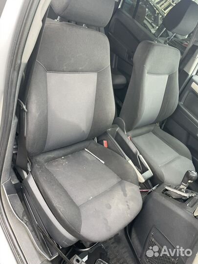 Сиденья opel zafira b