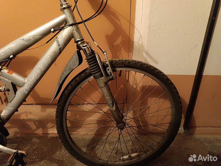Велосипед двухподвесный колеса 26 дюймов 18 скорос