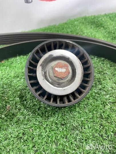 Ролик обводной навесного оборудования Mitsubishi