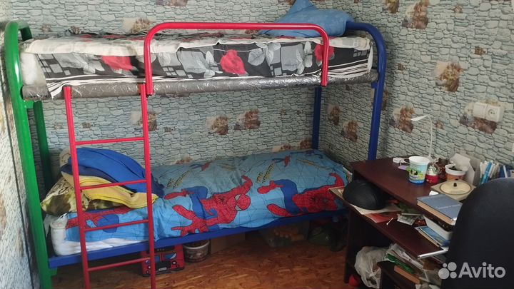 Двухярусная кровать