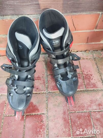 Роликовые коньки