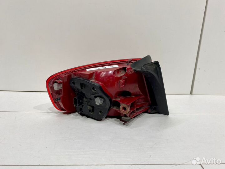 Фонарь правый наружный Audi A4 B8 (2007-2012) Диод