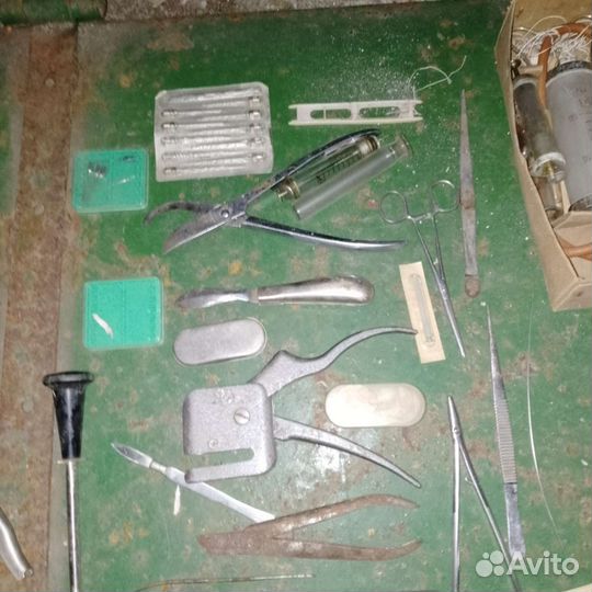 Инструменты для ухода и лечения животных