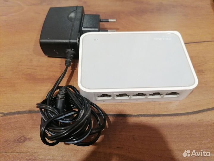 Коммутатор свич хаб TP-Link TL-SF1005D