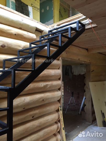 Лестница в дом под зашивку деревом № 540