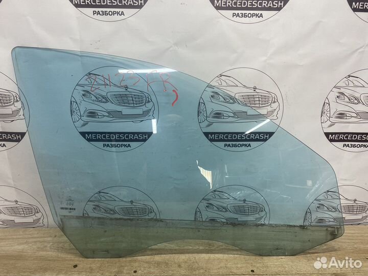 Стекло передней пассажирской двери Мерседес w211