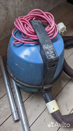 Пылесос Вихрь 8а + щетки