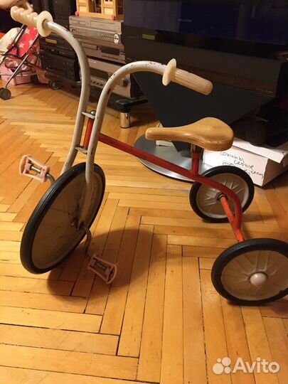 Трехколесный велосипед