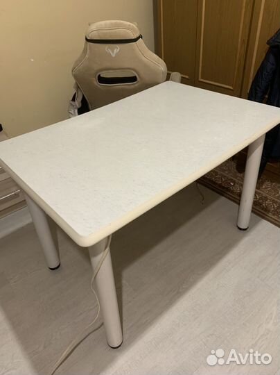 Стол бесплатно