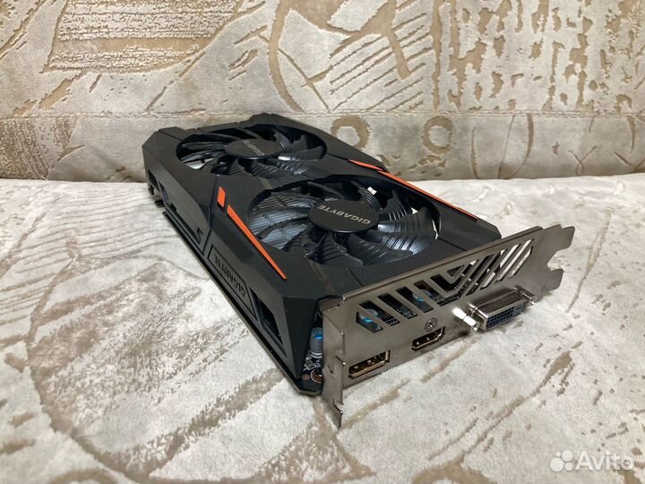 Gigabyte GTX 1050 2Gb Ddr5/GT 1030 2Gb/RX 550 4Gb