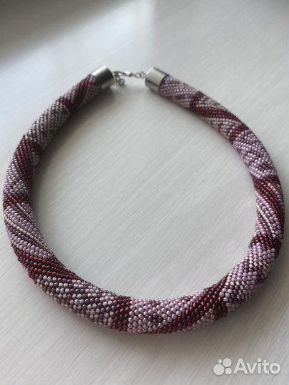 Колье жгут из бисера